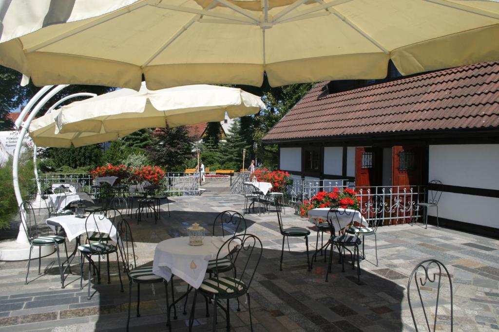 Fisherman's House terrace dining